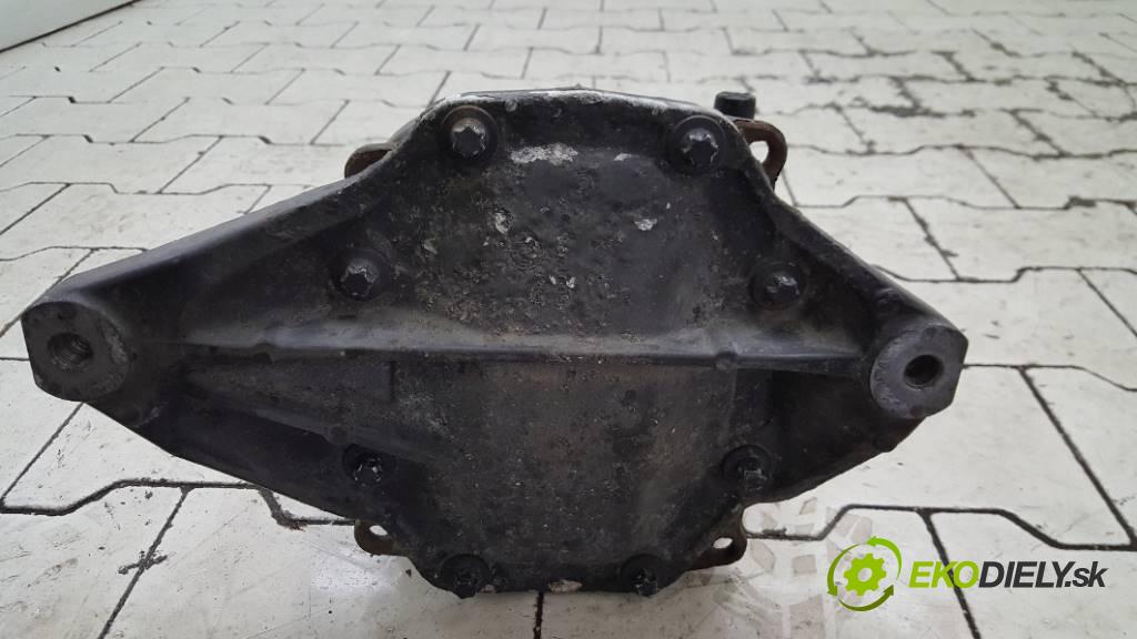 MERCEDES-BENZ C220 CDI W204 2007 136 kW W204 2148 Most zadní část diferenciál 45/17   2043502400   A2033510605 (Zadní)