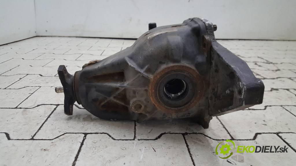 MERCEDES-BENZ C220 CDI W204 2007 136 kW W204 2148 Most zadní část diferenciál 45/17   2043502400   A2033510605 (Zadní)
