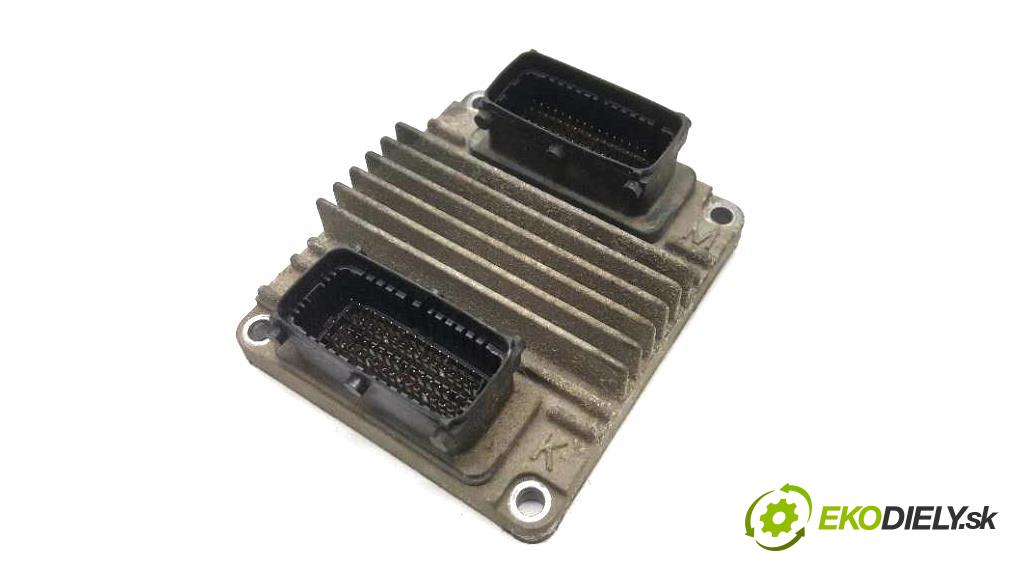 OPEL CORSA C  2000 75 KM   1686,00 riadiaca jednotka Motor 8972272256   09389429  (Riadiace jednotky)
