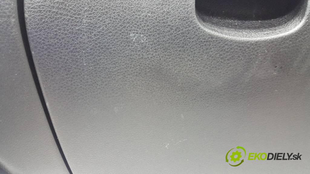 SUBARU FORESTER III 2010 147 kW III 2.0 Priehradka, kastlík prístrojovky