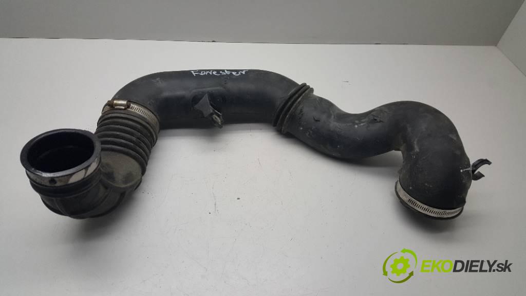 SUBARU FORESTER III 2010 147 kW III 2.0 Rúra hadice trubka vzduchu A12AG05 (Hadice chlazení vzduchu)