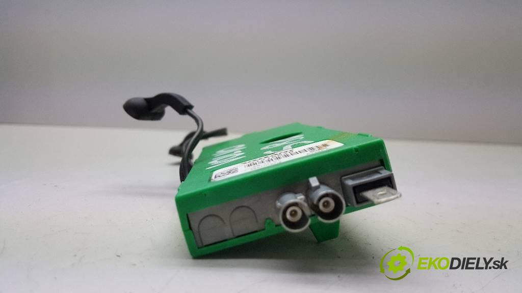 VOLVO S80 II 2007 185 kW II 2400 Zosilňovač antenový 31215628 (Zosilňovače)