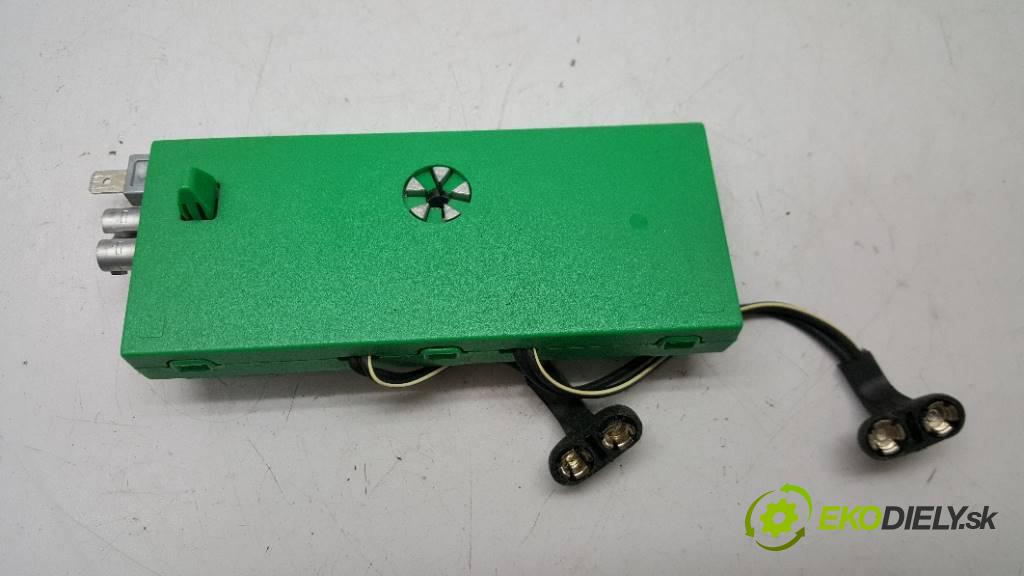 VOLVO S80 II 2007 185 kW II 2400 Zosilňovač antenový 31215628 (Zosilňovače)