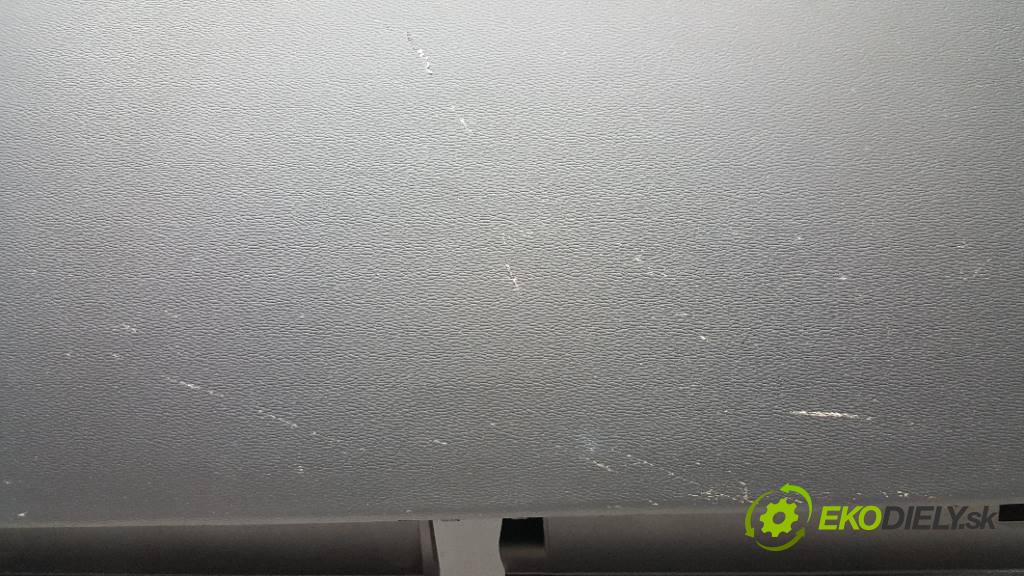 VOLVO V 60  2012 114 kW   1560,00 ccm Priehradka, kastlík spolujazdca 30755651  PORYSOWANY (Priehradky, kastlíky)