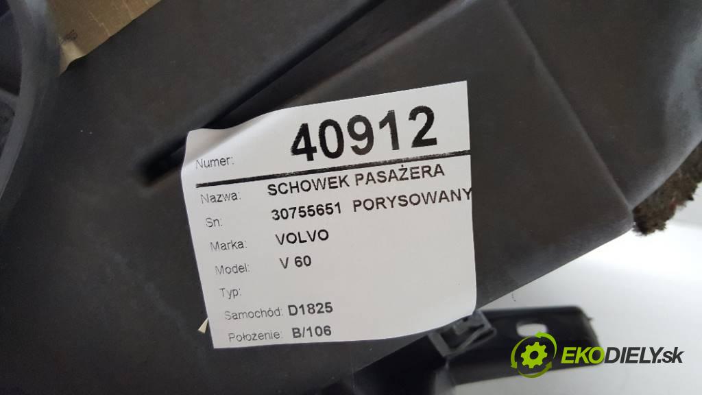 VOLVO V 60  2012 114 kW   1560,00 ccm přihrádka kastlík spolujezdce 30755651  PORYSOWANY (Přihrádky, kastlíky)