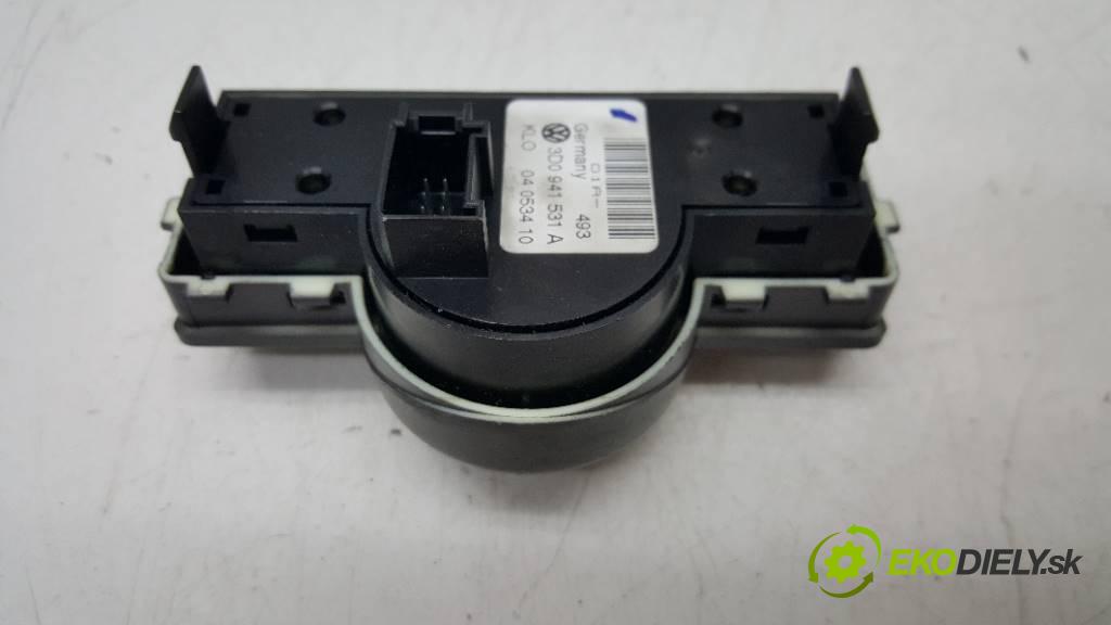 VOLKSWAGEN PHAETON 5.0 TDI 2003 313 kW 5.0 TDI 4921,00 Prepínač svetiel 3D0941531A (Prepínače, spínače, tlačidlá a ovládače kúrenia)