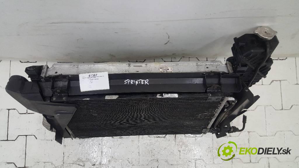 MERCEDES SPRINTER 905 1999 122 kW 905 2.9 TD 312 Chladič vody A9015003300   848613B    (Chladiče vody)