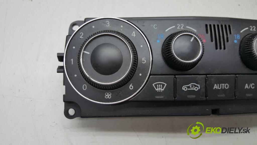 MERCEDES-BENZ C200 KOMPRESSOR W203 C SPORT COUPE 2006 163 kW W203 C SPORT COUPE 1796 Panel ovládania kúrenia KLIMATYZACJI  A2038304085 (Prepínače, spínače, tlačidlá a ovládače kúrenia)