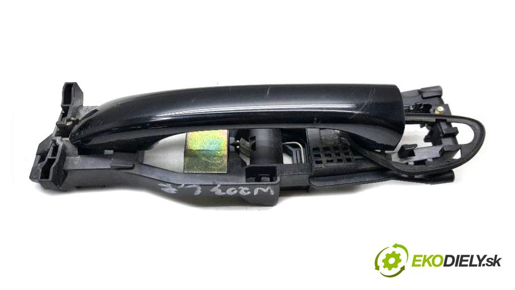 MERCEDES-BENZ C200 KOMPRESSOR W203 C SPORT COUPE 2006 163 kW W203 C SPORT COUPE 1796 Kľučka vonkajšia predný ľavá strana 2037600134    