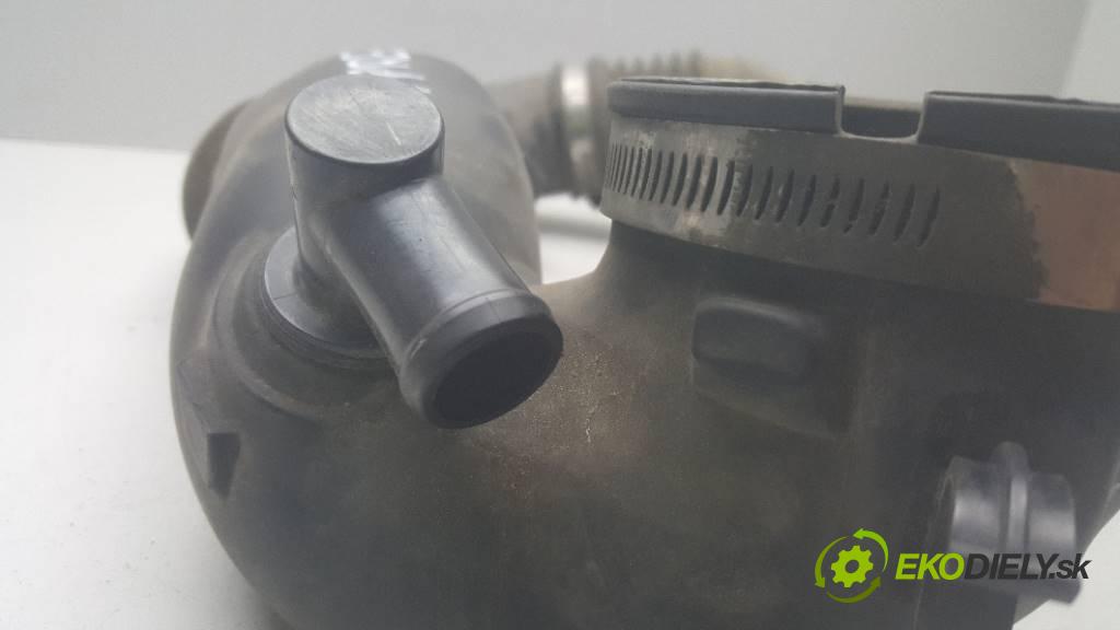 SUBARU IMPREZA III 2011 150KM III 1998 Rúra hadice trubka vzduchu A12AG05  (Hadice chlazení vzduchu)