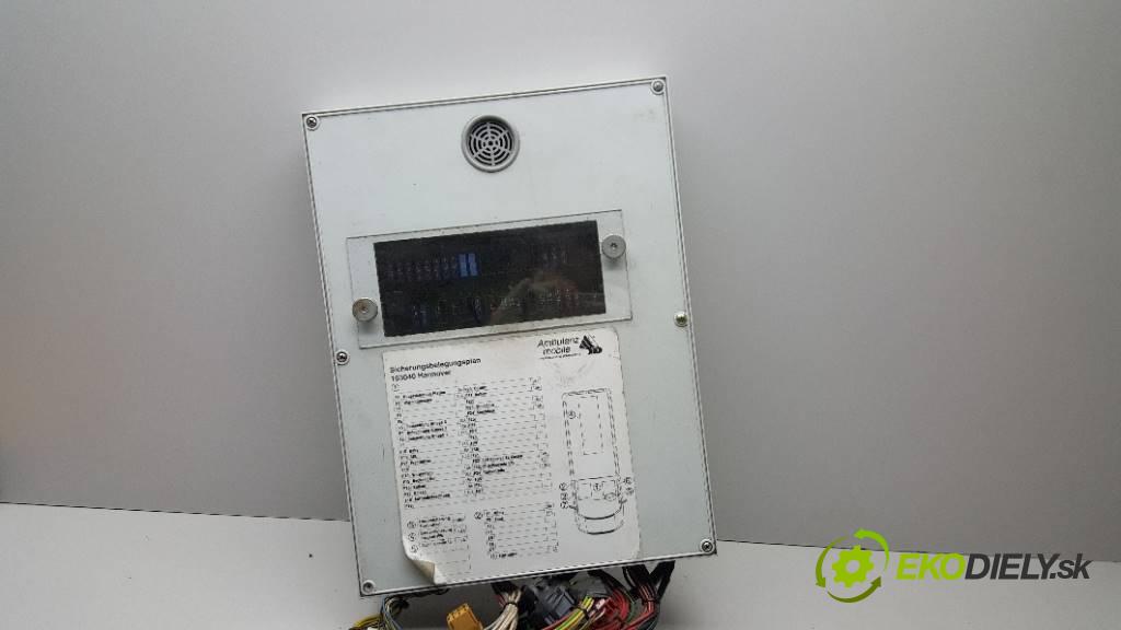 VOLKSWAGEN LT LT35 2006 120 kW LT35 2759,00 skříňka poistková  (Pojistkové skříňky)