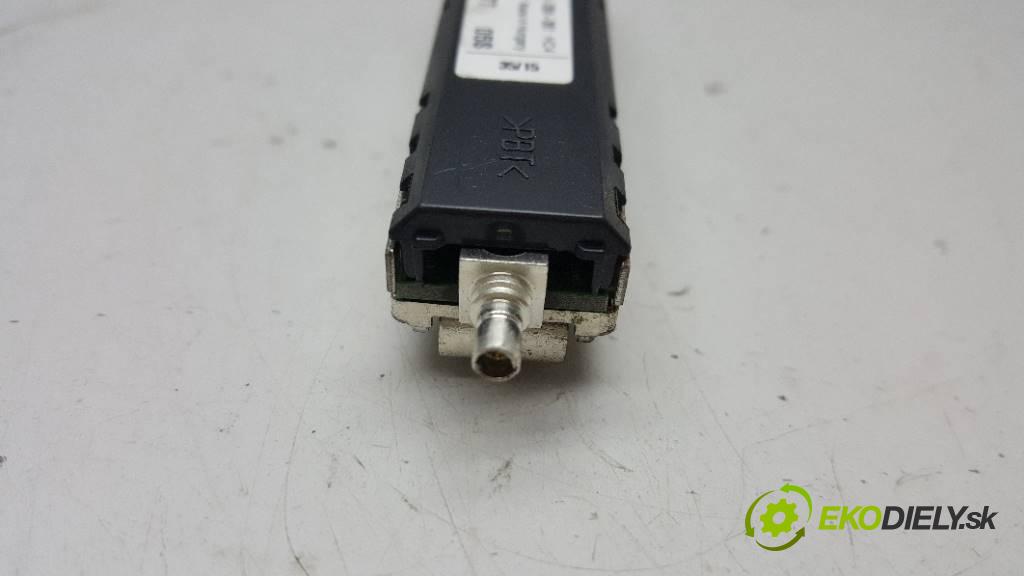 SKODA OCTAVIA III 2.0 TDI 2015 150 kW III 2.0 TDI 1968,00 Zosilňovač antenový 5E9035577  (Zosilňovače)