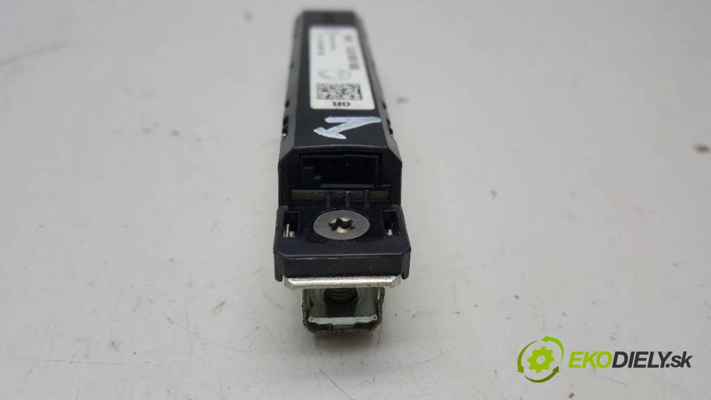 SKODA OCTAVIA III 2.0 TDI 2015 150 kW III 2.0 TDI 1968,00 Zosilňovač antenový 5E9035577  (Zosilňovače)