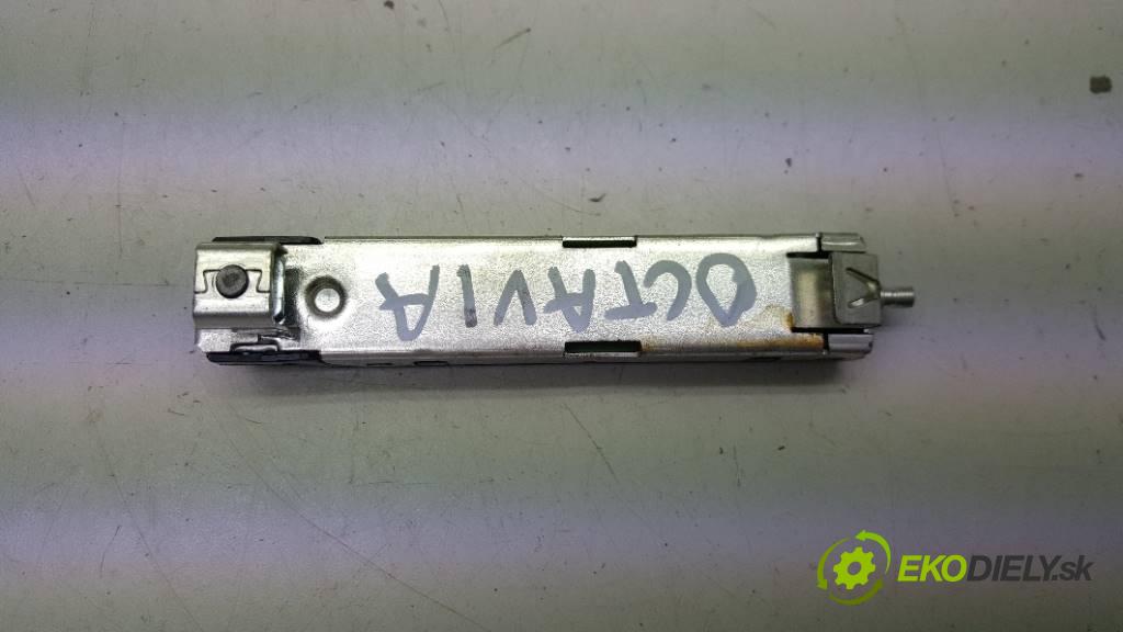 SKODA OCTAVIA III 2.0 TDI 2015 150 kW III 2.0 TDI 1968,00 Zosilňovač antenový 5E9035577  (Zosilňovače)