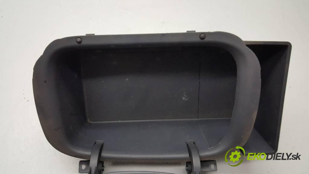 TOYOTA YARIS  2001 50,00 KW I 998,00 Priehradka, kastlík prístrojovky 554450D010