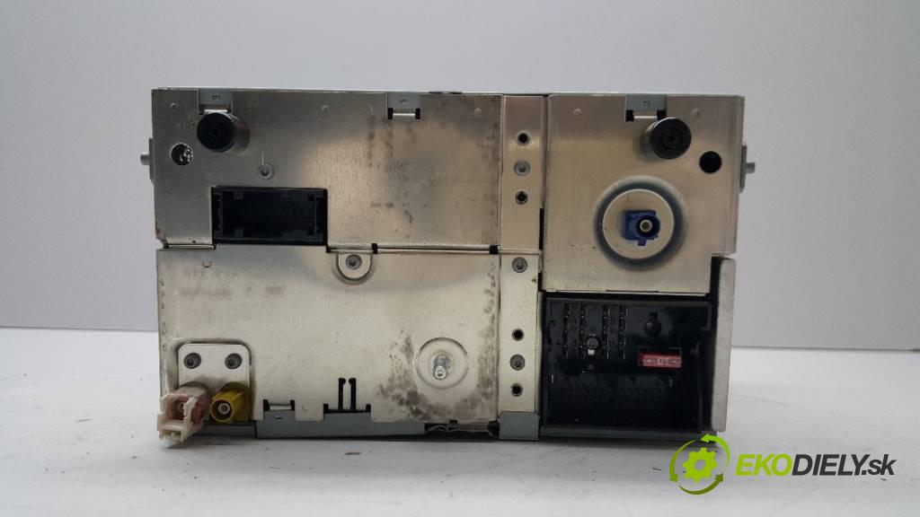 VOLKSWAGEN PASSAT B6  variant 2005 103 KW   1968,00 RADIO 1T0035194D (Audio zariadenia)