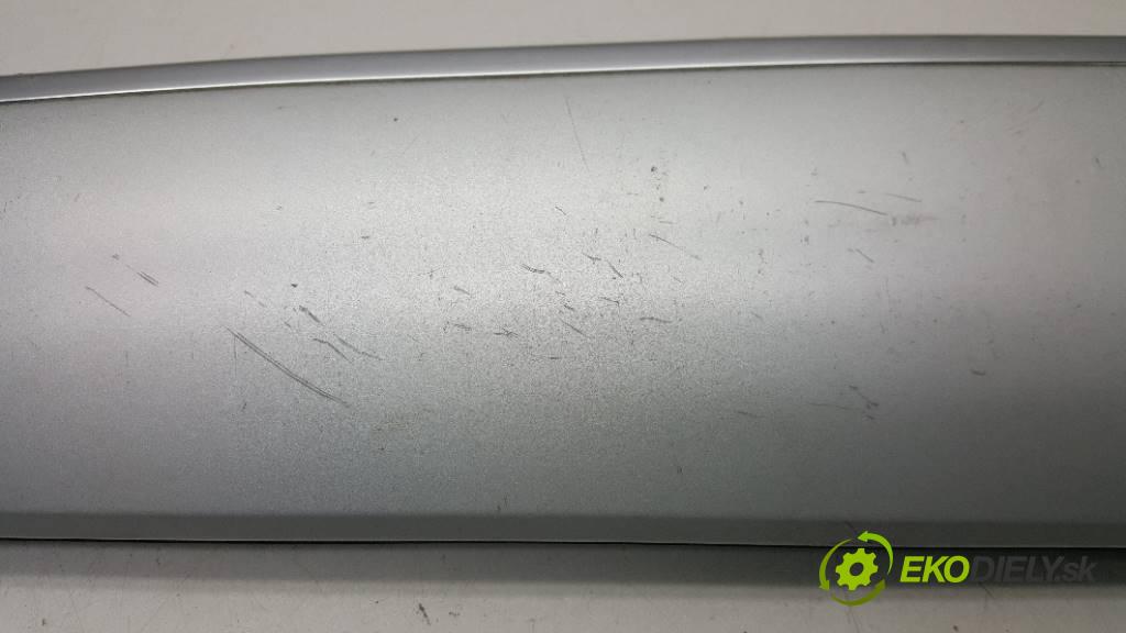 BMW X5    E70  Priehradka, kastlík spolujazdca PORYSOWANA  (Priehradky, kastlíky)