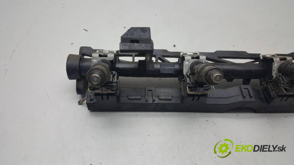 FORD FIESTA MK7 2009 60KW MK7 1242 Lišta vstrekovacia 98AG-14A390-LB (Vstrekovacie lišty)