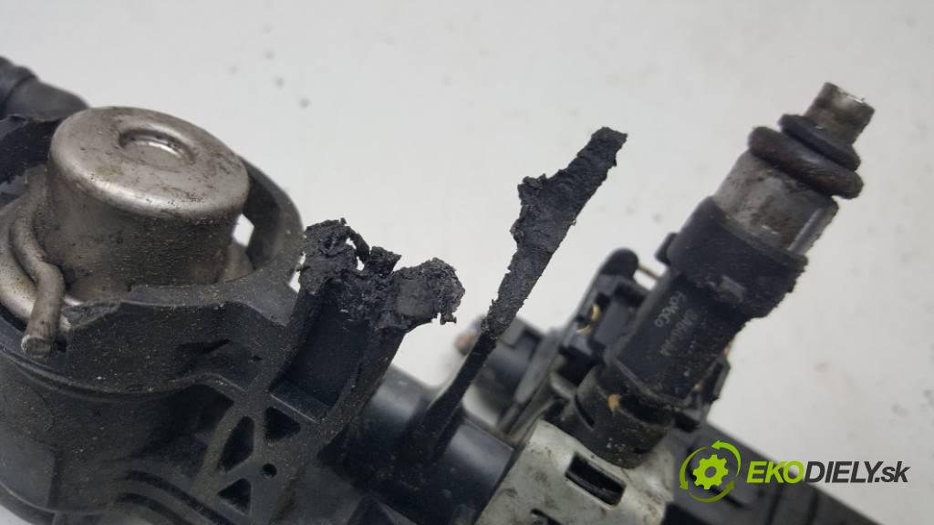 FORD FIESTA MK7 2009 60KW MK7 1242 Lišta vstrekovacia 98AG-14A390-LB (Vstrekovacie lišty)