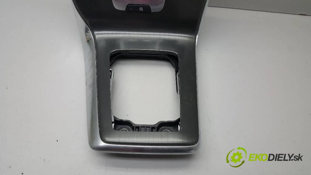 VOLVO V40 II 2015 88 kW II 1969 Panel ovládania kúrenia  (Prepínače, spínače, tlačidlá a ovládače kúrenia)