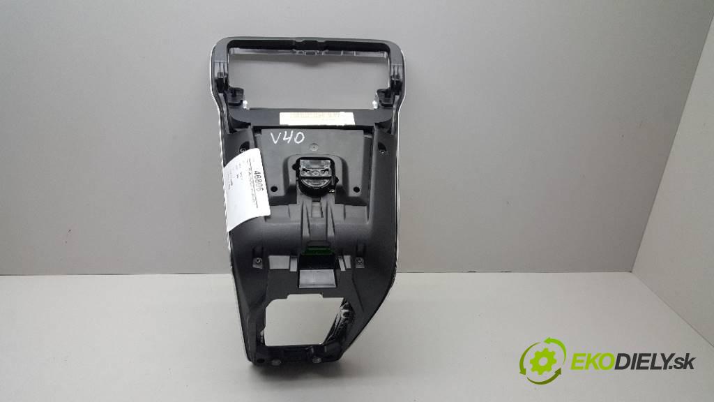 VOLVO V40 II 2015 88 kW II 1969 Panel ovládania kúrenia  (Prepínače, spínače, tlačidlá a ovládače kúrenia)