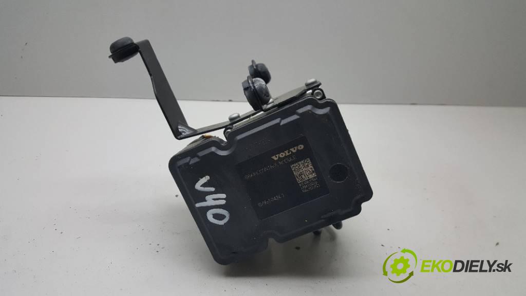 VOLVO V40 II 2015 88 kW II 1969 Pumpa ABS 31423315    (Pumpy ABS)