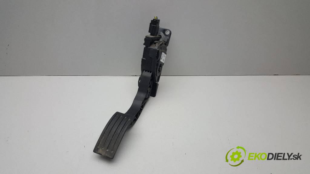 VOLVO V40 II 2015 88 kW II 1969 Potenciometer plynového pedálu 31280595 (Pedále)