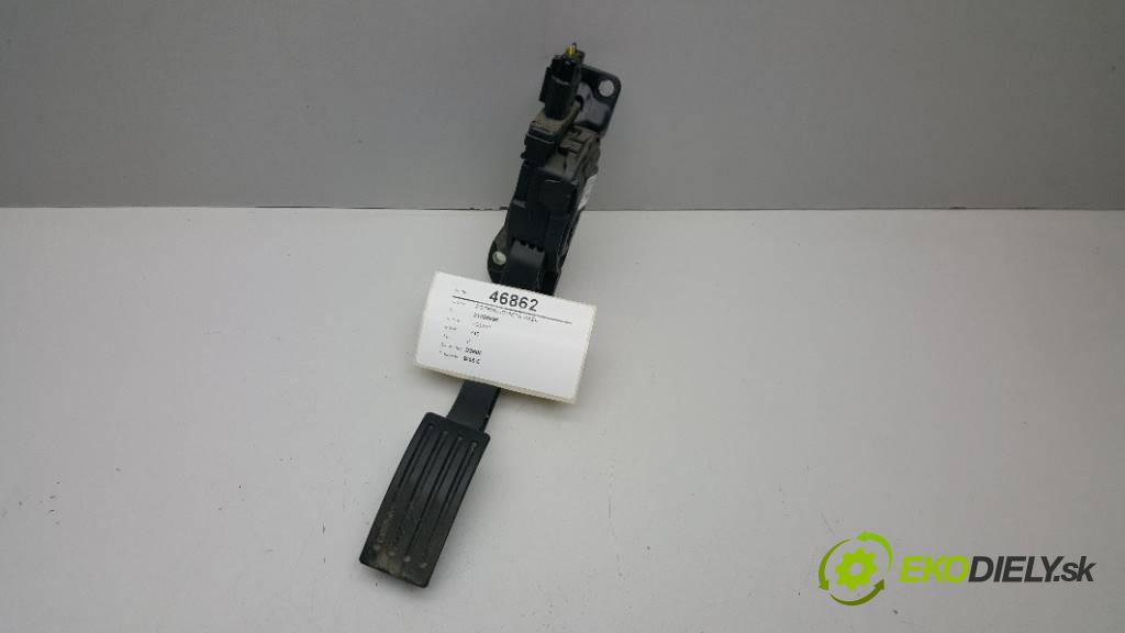 VOLVO V40 II 2015 88 kW II 1969 Potenciometer plynového pedálu 31280595 (Pedále)