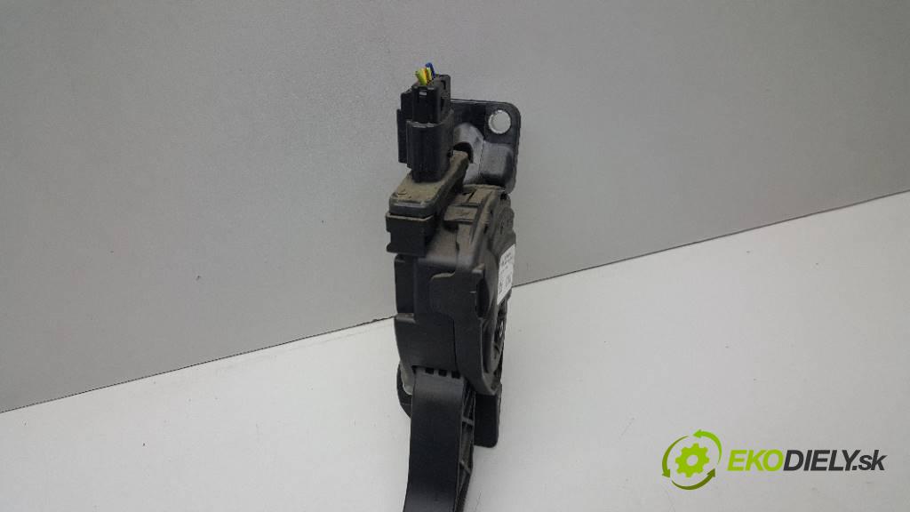 VOLVO V40 II 2015 88 kW II 1969 Potenciometer plynového pedálu 31280595 (Pedále)