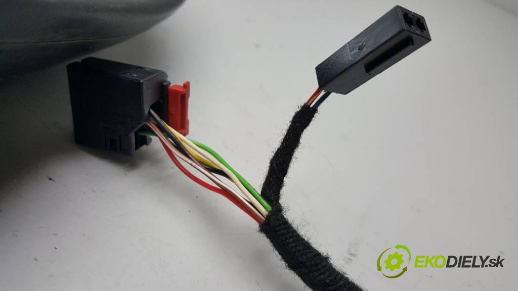 VOLKSWAGEN PASSAT B7 2013  B7 1968 Spätné zrkadlo pravé 3C0857934A    9 PIN   (Ostatné)