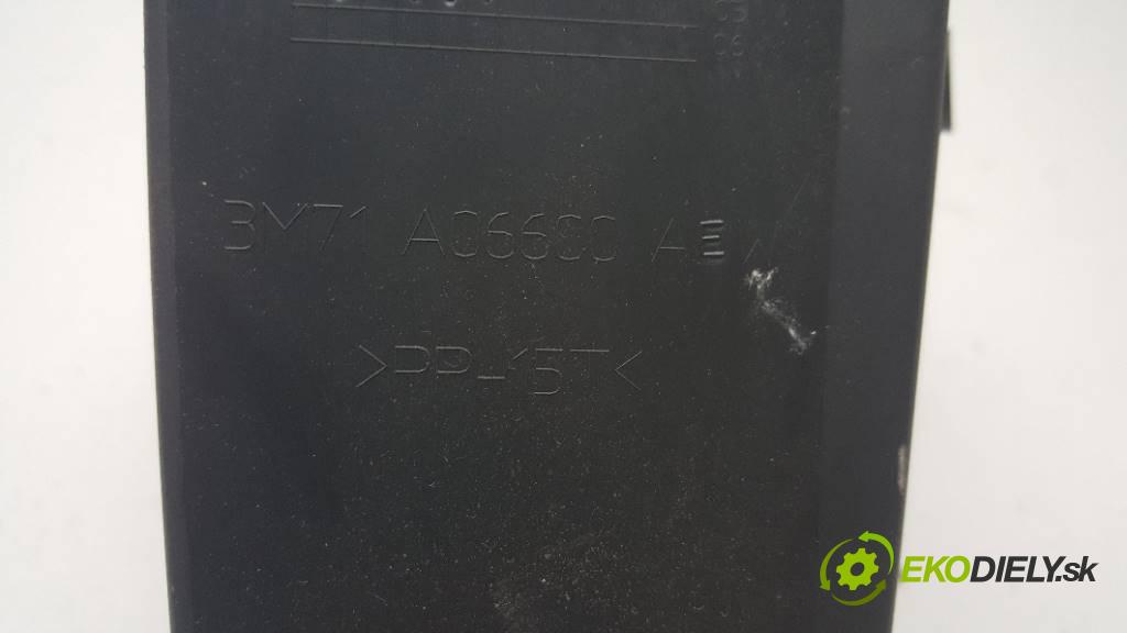 MAZDA 2 I 2005 59KW I 1388 Priehradka, kastlík prístrojovky KIEROWCY  3M71A06600