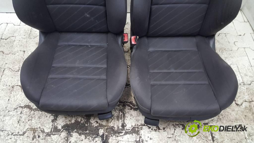 AUDI A3 8L 2002 96KW 8L 1896 sedadla sedačky -
