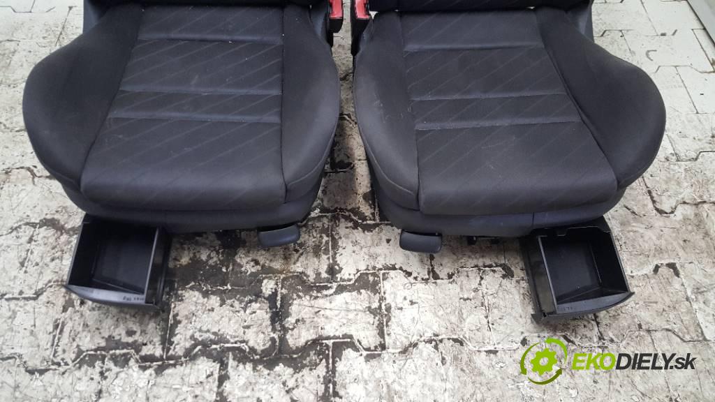 AUDI A3 8L 2002 96KW 8L 1896 sedadla sedačky -