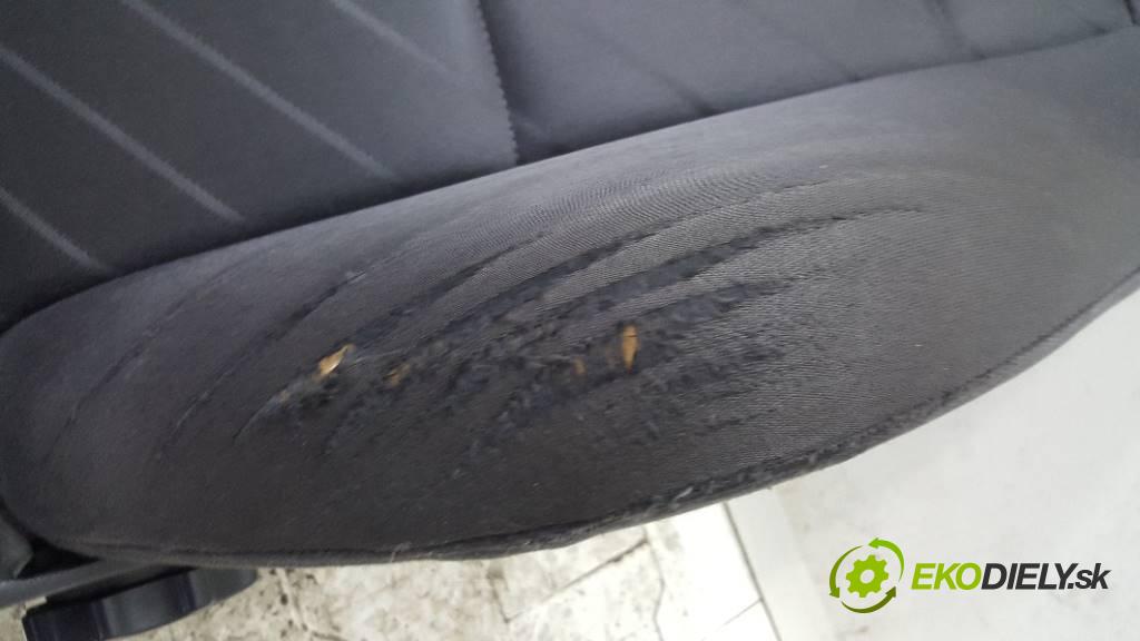 AUDI A3 8L 2002 96KW 8L 1896 sedadla sedačky -