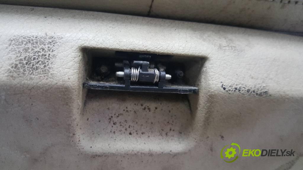 MERCEDES-BENZ E W211 E 270 2002 130KW E 270 2685 sedadla sedačky + sedadlo -