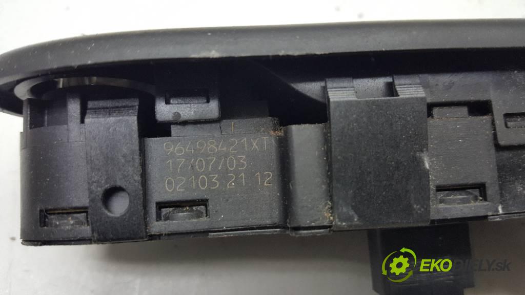 PEUGEOT 307   2003 80KW   1587 Prepínač okna kryt 96498421XT