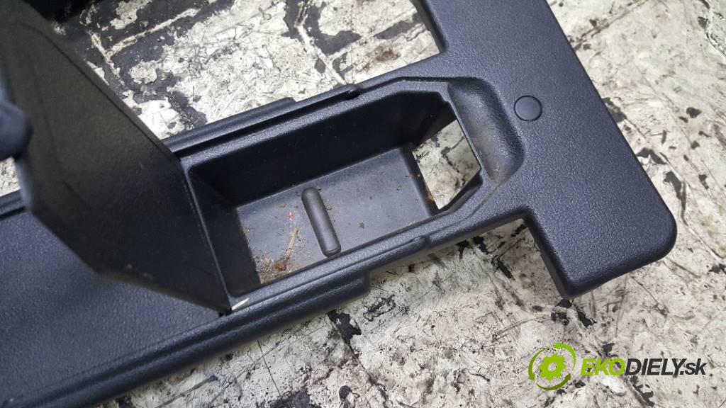 OPEL ZAFIRA   2002 74KW   1995 sedadlo zadní část III RZĄD (Sedačky, sedadla)