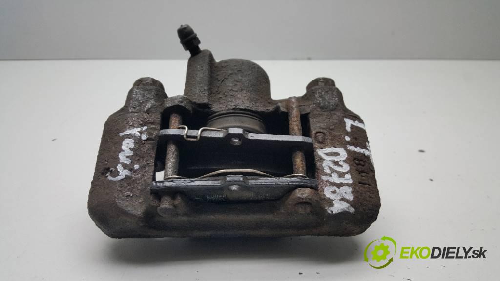 TOYOTA YARIS VERSO   2000 63KW   1299 Brzdič strmeň zad ľavy  (Ostatné)