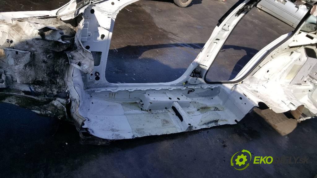 SKODA RAPID  II 2017 85KW  II 1598 práh pravý  (Ostatní)