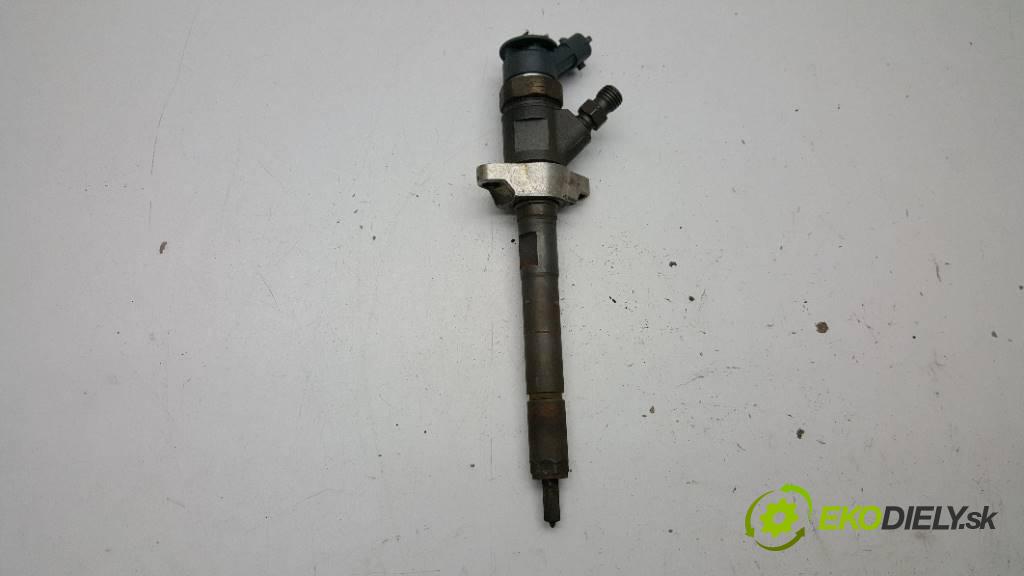 VOLVO V50 KOMBI 2007 110 kW KOMBI 1560 Vstrekovacie ventily 0445110297    (Vstrekovacie ventily)