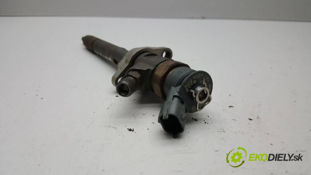 VOLVO V50 KOMBI 2007 110 kW KOMBI 1560 Vstrekovacie ventily 0445110297    (Vstrekovacie ventily)