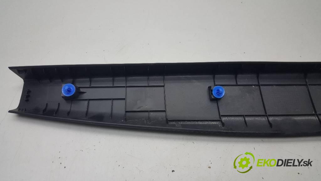HYUNDAI  IX35   2012 99KW   1591 Lišta dverí zad OSŁONA  81761-2Y000 (Lišty)