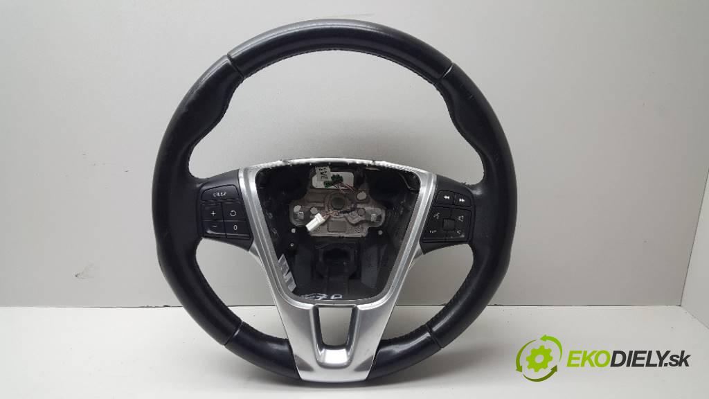 VOLVO XC 70   2015 158KW   2400 Volant 34110217B (Volanty)