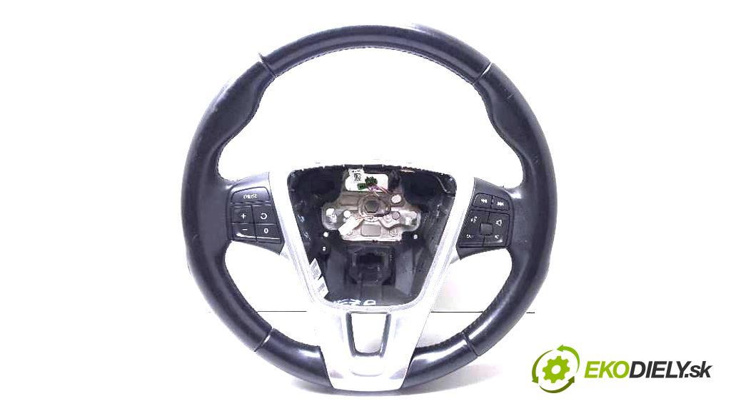 VOLVO XC 70   2015 158KW   2400 Volant 34110217B (Volanty)