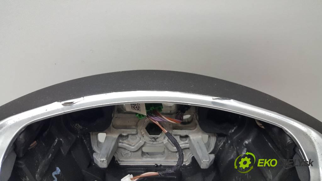 VOLVO XC 70   2015 158KW   2400 Volant 34110217B (Volanty)