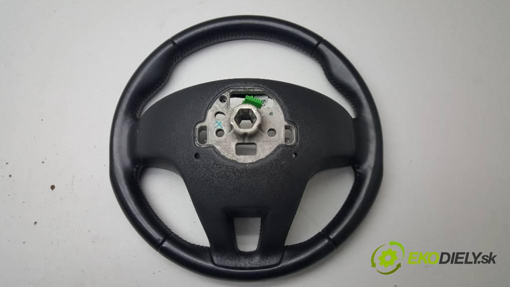 VOLVO XC 70   2015 158KW   2400 Volant 34110217B (Volanty)