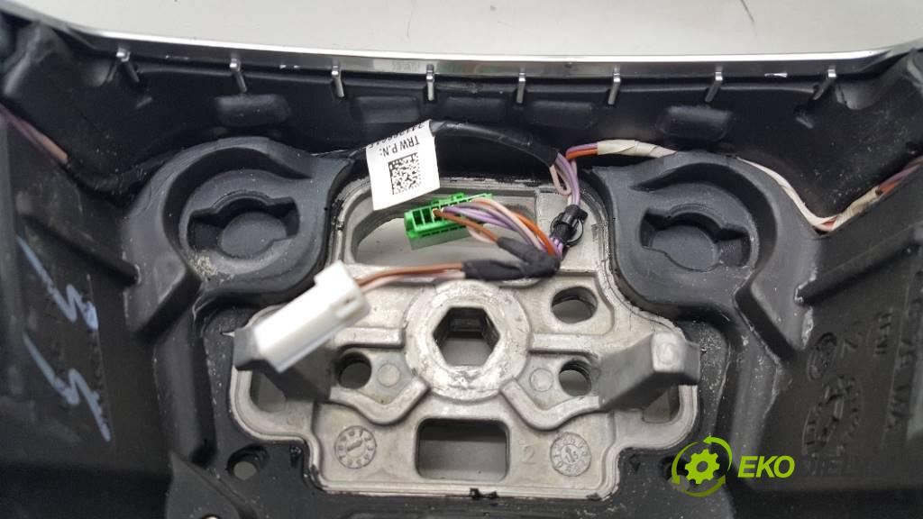 VOLVO XC 70   2015 158KW   2400 Volant 34110217B (Volanty)