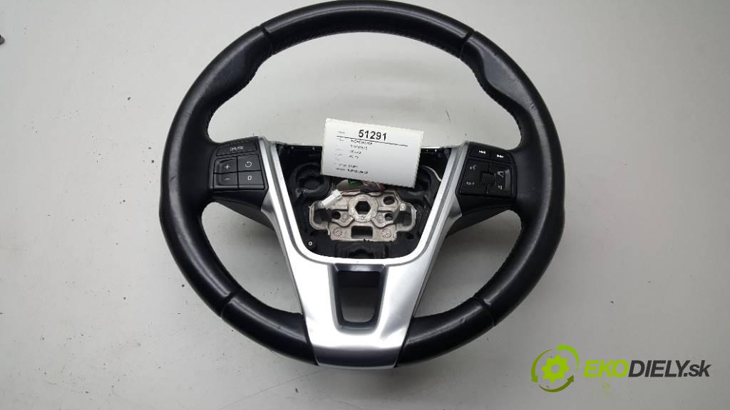 VOLVO XC 70   2015 158KW   2400 Volant 34110217B (Volanty)