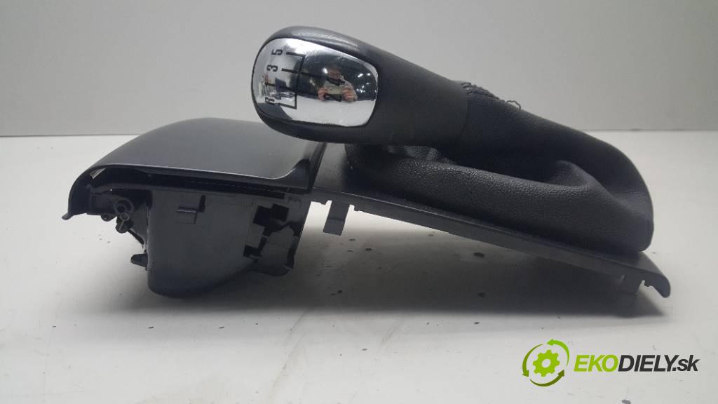 SKODA FABIA   2003 47KW   1896 - radiaca páka 7M3711113