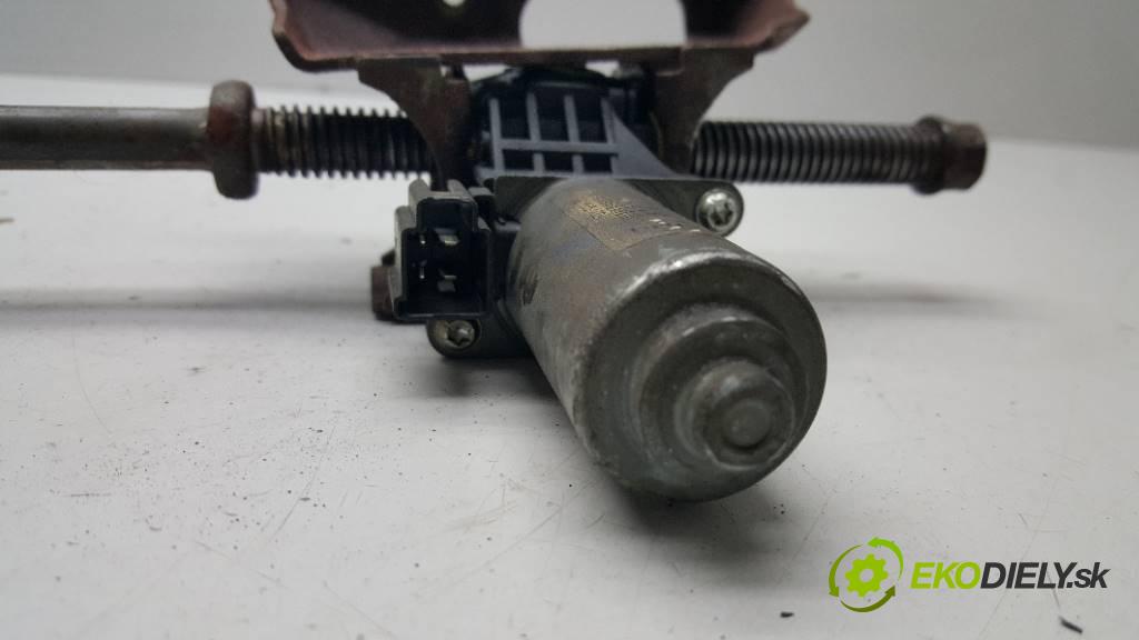 BMW F10 530 2013 190KW 530 2993 Motorček sedačky 2 921866-102  PRZÓD PRAWY